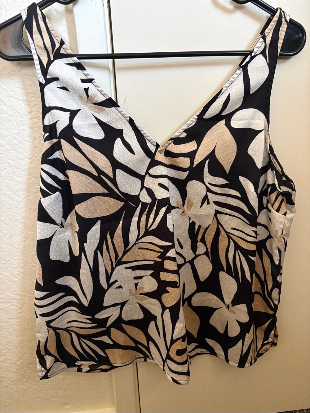Old Navy Black Floral Tropical V-Neck Camisole with Beige and White Print
